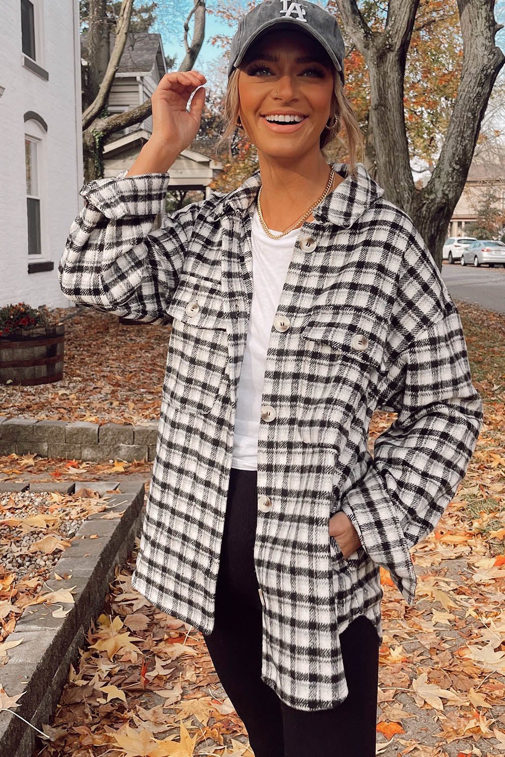 Black Plaid Print Chest Pockets Buttoned Tunic Shacket